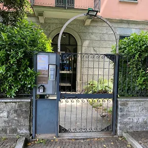 Megaride Pensjonat Como